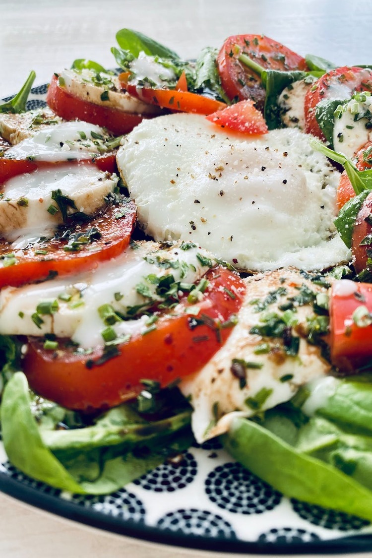 Basil Leaves, Peppers, Mozzarella and Tomato Salad – Salad Recipe ...